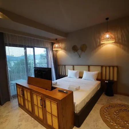 Icon Sovalye Island *