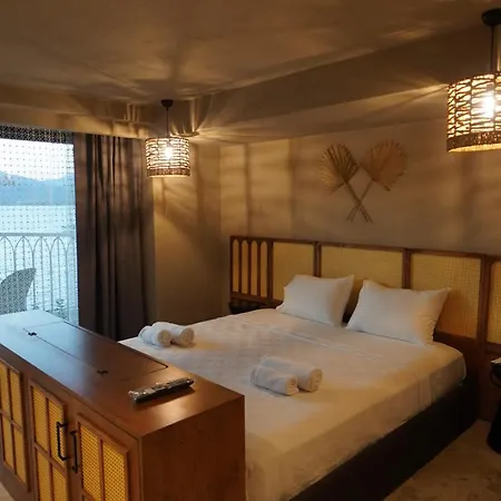 מלון Icon Sovalye Island