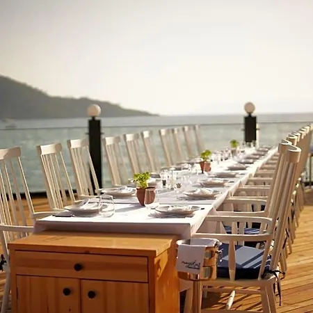 Icon Sovalye Island *